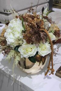 Krémově hnědá květinová dekorace na stůl 37cm