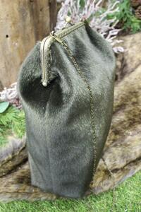 Olivová zelená taška s kovovou řetízkem 34cm