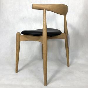 Výprodej Carl Hansen designové židle Ch20 Elbow Chair - Dub (kůže A, černá)