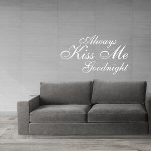 Sablio Samolepka na zeď: nápis Kiss me - 60x35 cm