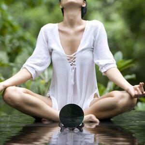 QuickShopping - Černé obsidian zrcadlo 10 cm - Divinační zrcadlo pro domácí dekoraci, jogu, meditaci a energii - Obsahuje držák, ideální pro spiritu
