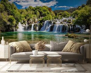 Fototapeta Národní park Krka obklopený stromy a modrou oblohou, Přírodní fototapety, Populární fototapety, u55775 - Tapeko.co.cz