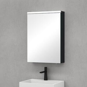 Zrcadlová skříňka s LED osvětlením, rozměry 50x15x70 cm, matná antracitová barva. Nástěnná zrcadlová skříňka do koupelny, praktické úložné prostory, snadná montáž. Zrcadlová skříňka 03