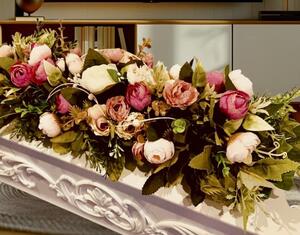 Květinová dekorace v tm.růžové a bílé - štola - ikebana ,d.60cm