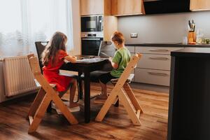 Dřevěná rostoucí židle pro děti VENDY přírodní - Transparentní lak