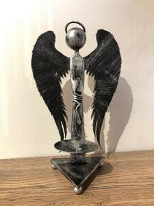 Kovaný černý anděl na svíčku