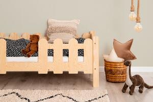 Domečková patrová dětská postel z masivního dřeva 90x200 cm v přírodní barvě Mila DMP Rozměr: 70x180 cm
