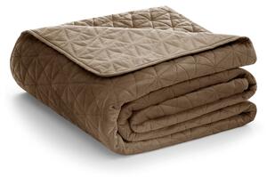 Světle hnědý sametový prošívaný přehoz 220x240 cm Laila – AmeliaHome