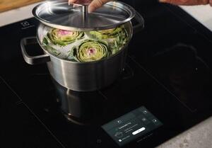 Electrolux Serie 700 EIS62453IZ Černá Vestavěné 60 cm Indukční varná deska se zónami 4 zóna/zón