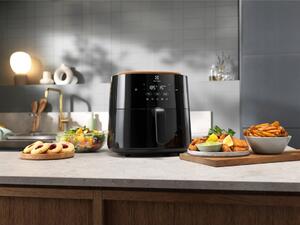 Electrolux EAF7B Samostarný 6,8 l Samostatné 1800 W Horkovzdušná fritéza Černá