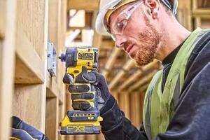 DeWalt DCF870N-XJ Rázový utahovák 1/4" 18 V 56 Nm černý, žlutý