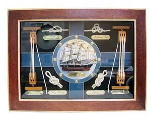 Deska s lodními uzly dřevěná s plachetnicí