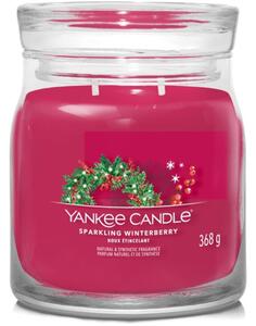 Střední vonná svíčka Yankee Candle Sparkling Winterberry Signature