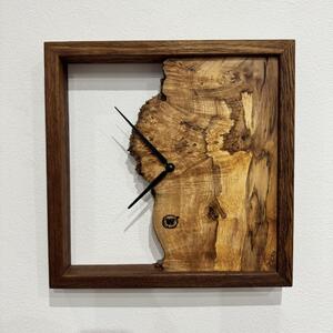 Dřevěné nástěnné hodiny Ezra