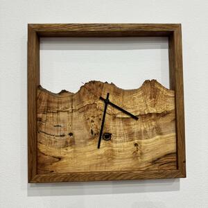 Dřevěné nástěnné hodiny Kamala