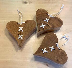 Stará Krása - Own Imports Dekorační dřevěné srdce vyrobené z dubu 21 cm
