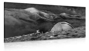 Obraz stan pod noční oblohou v černobílém provedení - 100x50 cm