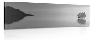 Obraz plachetnice v černobílém provedení - 120x40 cm