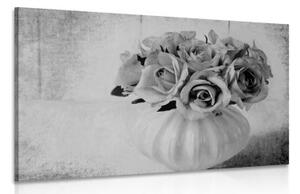 Obraz růže ve váze v černobílém provedení - 90x60 cm
