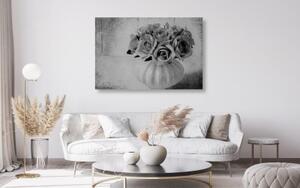 Obraz růže ve váze v černobílém provedení - 60x40 cm