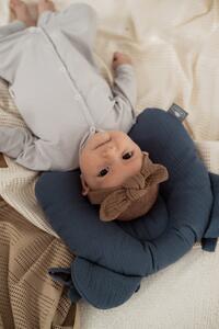 Mušelínový fixační polštář MODRÝ pro miminko