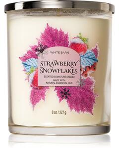Bath & Body Works Strawberry Snowflakes vonná svíčka 227 g