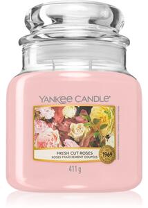 Yankee Candle Fresh Cut Roses vonná svíčka Classic malá 411 g