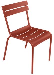 Zemitě červená kovová zahradní židle Fermob Luxembourg