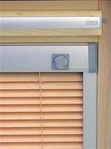 Žaluzie LITE na střešní okna Velux M04 78x98 cm TYP: KOLEČKEM NA RÁMU VPRAVO