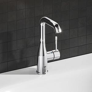 Grohe Essence umyvadlová baterie stojící StarLight Chrome 32628001