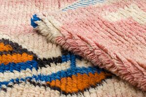 Ručně tkaný vlněný koberec BERBER BJ1018 Boujaad berber abstraktní, růžový / modrý