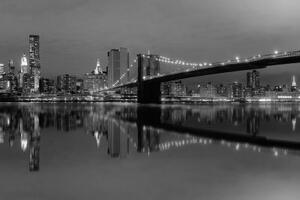 Fototapeta černobílý most v Manhattanu - 225x270