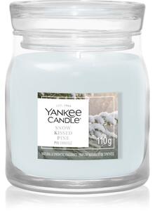 Yankee Candle Snow Kissed Pine vonná svíčka Signature 110 g