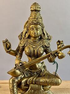 Soška bohyně Saraswati s nástrojem veena – 21 cm