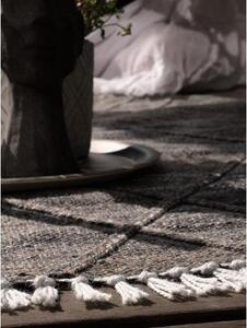 Ručně tkaný interiérový a exteriérový koberec s různou výškou povrchu a třásněmi Dakar