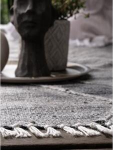 Ručně tkaný interiérový a exteriérový koberec s různou výškou povrchu a třásněmi Dakar