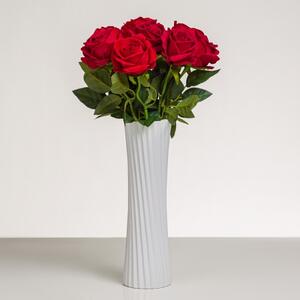 Dokonalá sametová růže LILI červená. Cena je uvedena za 1 kus. TI146CE