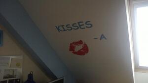 Samolepka s nápisem Kisses-01 , Samolepky na zeď