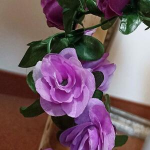 Girlanda s růžemi - fialová