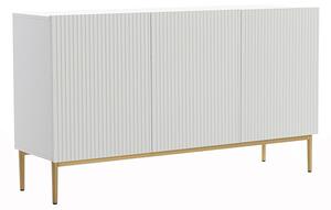 Moderní komoda Nicole 150 cm třídveřová s ryhovaným čelem - bílý mat / zlaté nožky