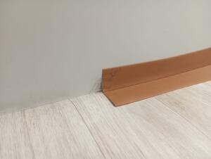 Obvodová podlahová lišta PVC měkčená 560 - hnědá