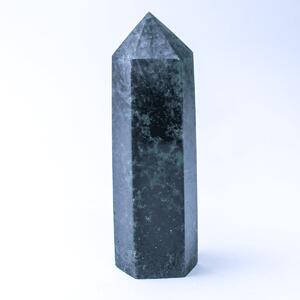 Rubín v zoisitu - obelisk RZ6