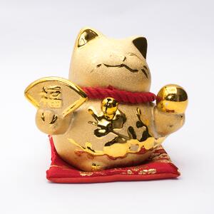 Maneki neko - mávající kočička - soška Feng shui - zlatá barva
