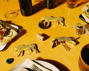 Otvírák na láhve zlatý Gepard Doiy
