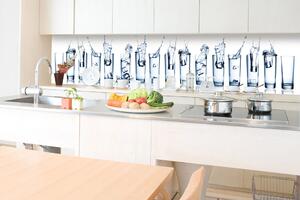 DIMEX | Fototapeta do kuchyně Sklenice vody KI-350-162 | 350 x 60 cm | modrá, bílá