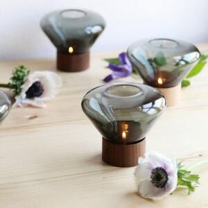 BRO PC01008_002 (pouze balení 8ks) Svícen MUFFINS Candleholder sklo šedá kouřová transparent + noha dub evropský černě mořený - BROKIS A
