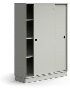 AJ Produkty Skříň s posuvnými dveřmi QBUS, 3 police, sokl, úchytky, 1636x1200x400 mm, světle šedá