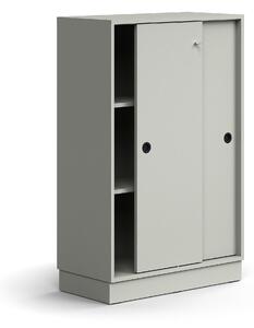 AJ Produkty Skříň s posuvnými dveřmi QBUS, 2 police, sokl, úchytky, 1252x800x400 mm, světle šedá