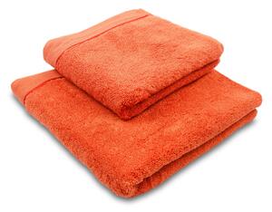 Jednobarevný froté ručník z extra jemné bavlny (mikrobavlny). Barva ručníku je terakota. Rozměr ručníku 50x100 cm. Plošná hmotnost 450 g/m2. Praní na 60°C