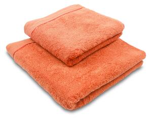Jednobarevný froté ručník z extra jemné bavlny (mikrobavlny). Barva ručníku je oranžová. Rozměr ručníku 50x100 cm. Plošná hmotnost 450 g/m2. Praní na 60°C